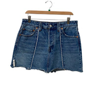 Levis Medium Wash Size 30 Almost New
