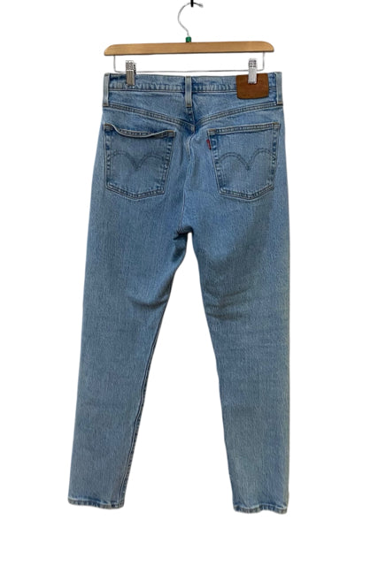 Levis Light Wash Size 27 Almost New