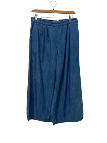 J Crew Medium Wash Size 6 Almost New