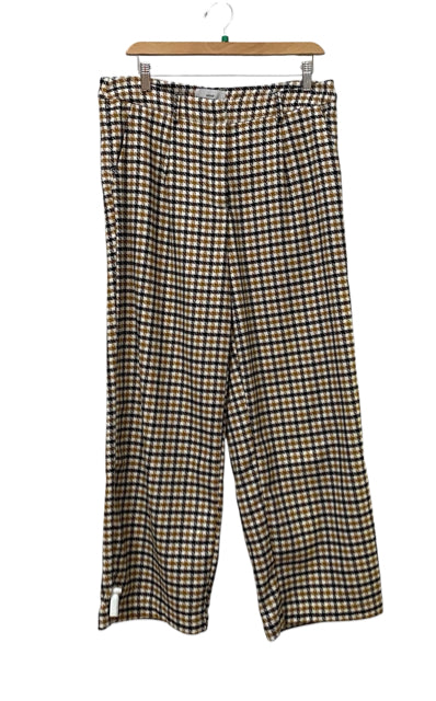 minimum Brown & Black Size 40 Almost New