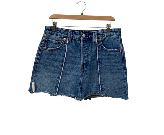 Levis Medium Wash Size 30 Almost New