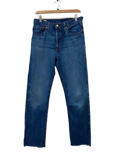 Levis Medium Wash Size 28 Almost New