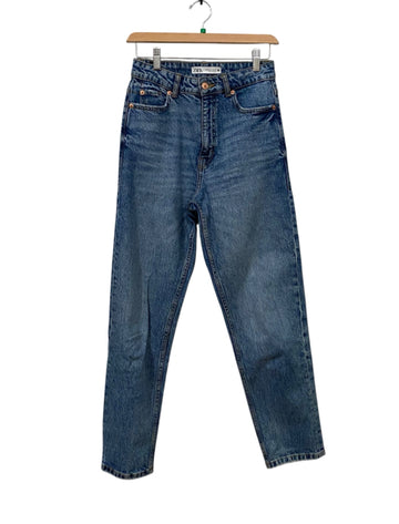Zara Medium Wash Size 28 Almost New