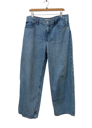 Abercrombie & Fitch Light Wash Size 31 Almost New