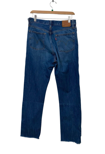 Levis Medium Wash Size 28 Almost New
